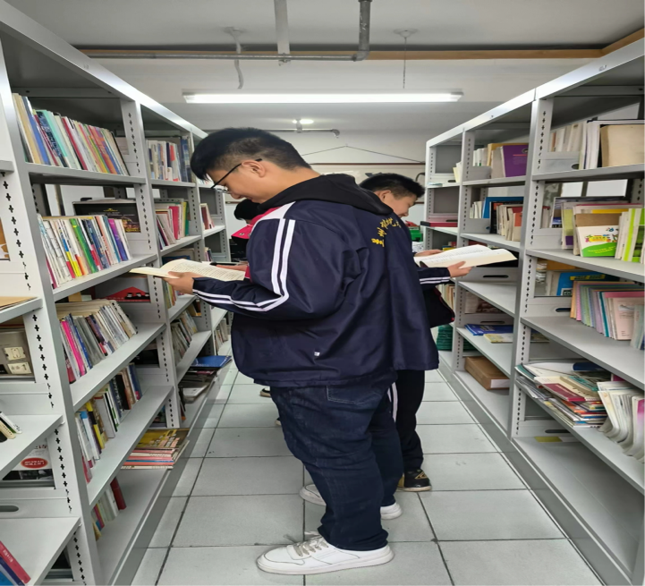 阅读筑梦想，书香伴成长
